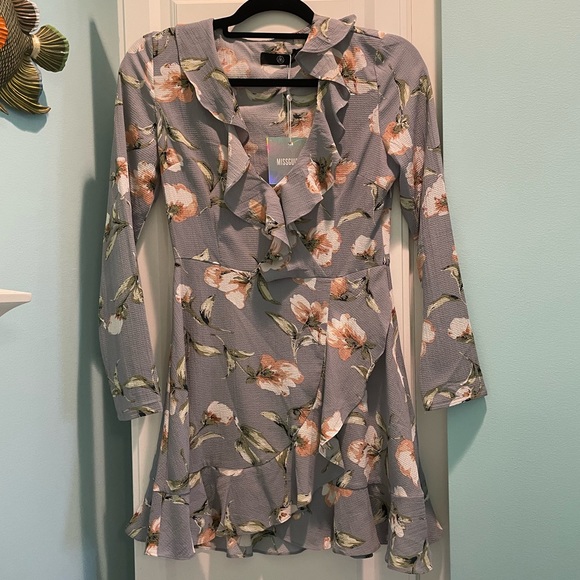 MISSGUIDED Floral Ruffle Tea Dress - Picture 4 of 8